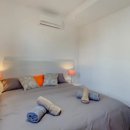 La Rive Apartment *