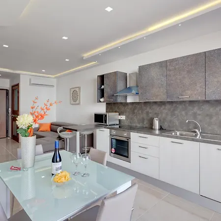La Rive * Sliema
